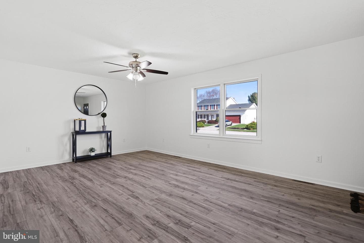 85 Thomas Drive photo 7