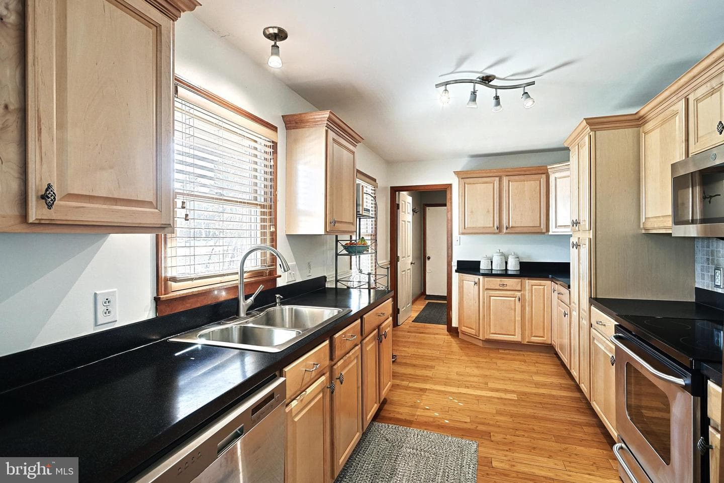 11 Sherman Drive photo 7