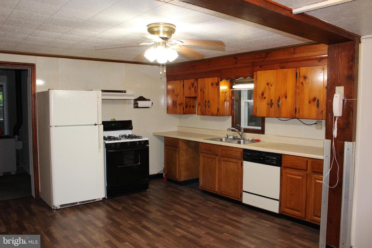 1590 Iron Springs Road photo 18