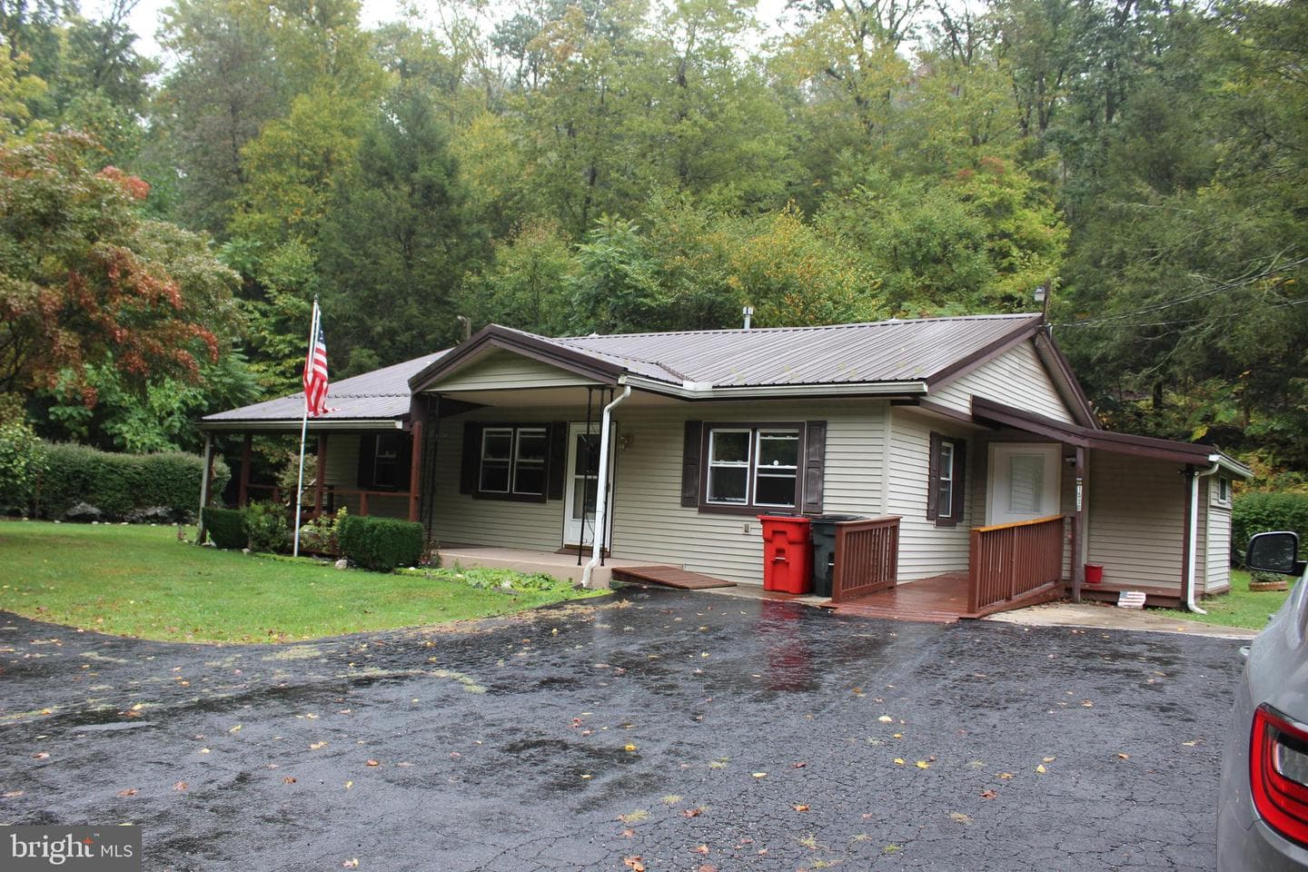 1590 Iron Springs Road photo 2