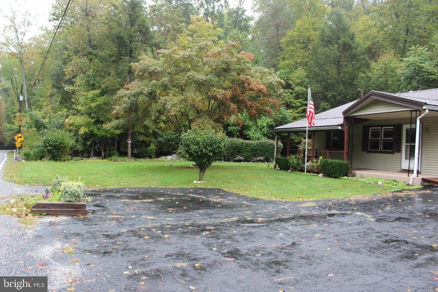 1590 Iron Springs Road photo 3