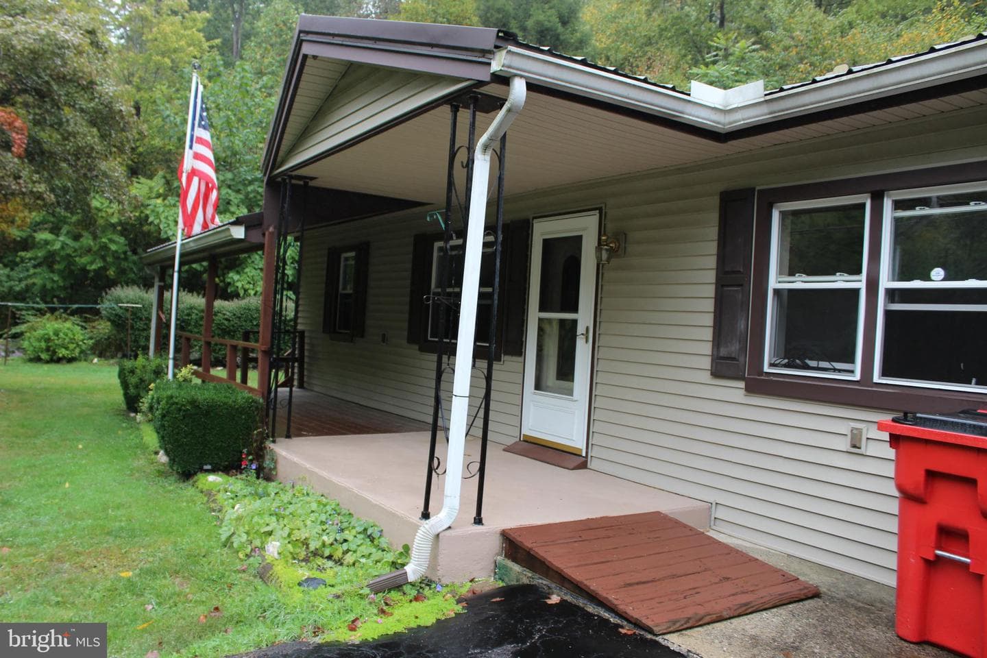 1590 Iron Springs Road photo 4