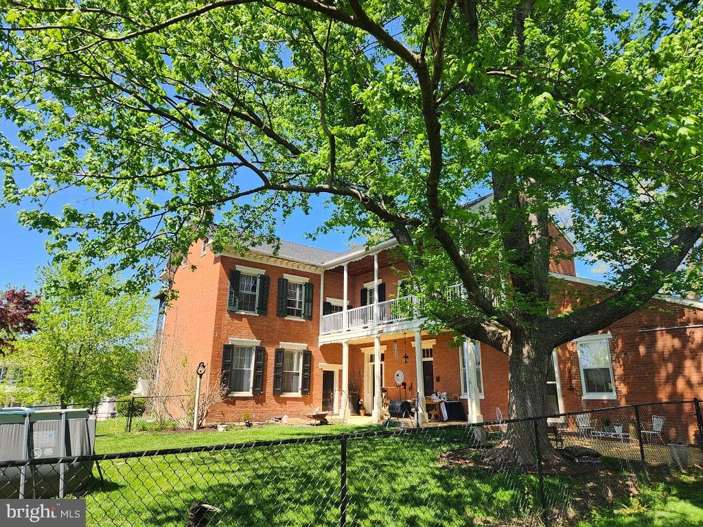 126 Harrisburg Street photo 8
