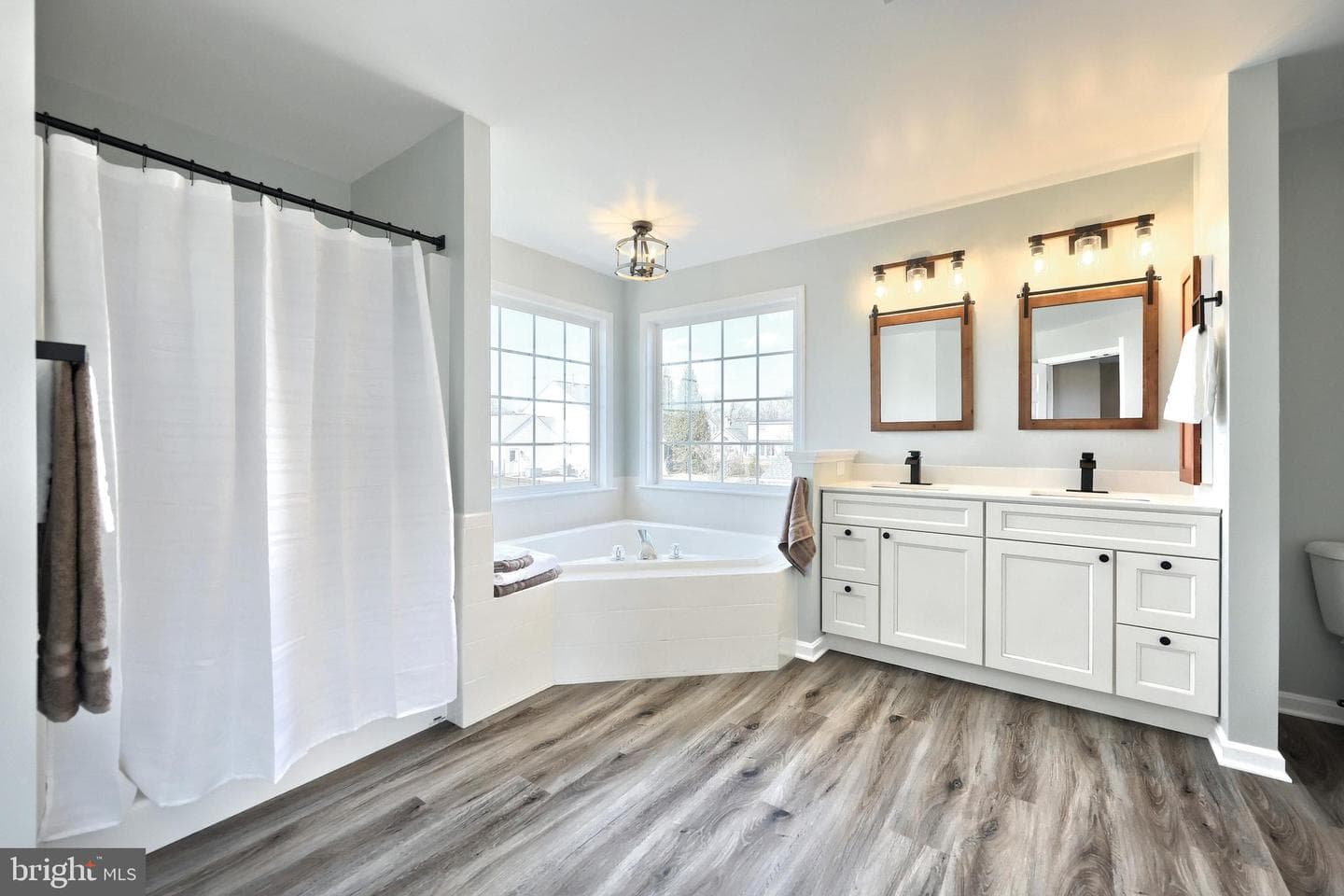 64 Greenbriar Lane photo 33