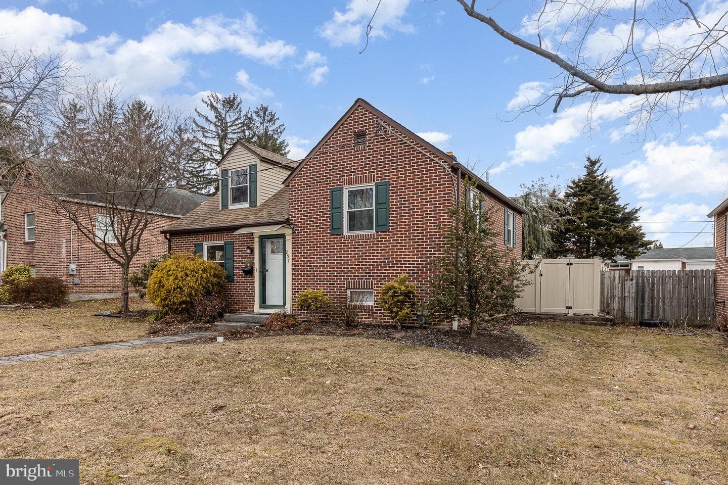 257 Highland Avenue photo 3