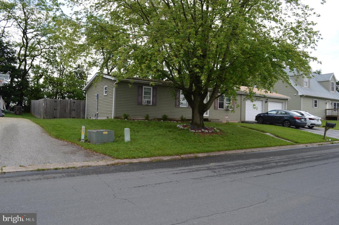 19 E Locust Lane photo 2