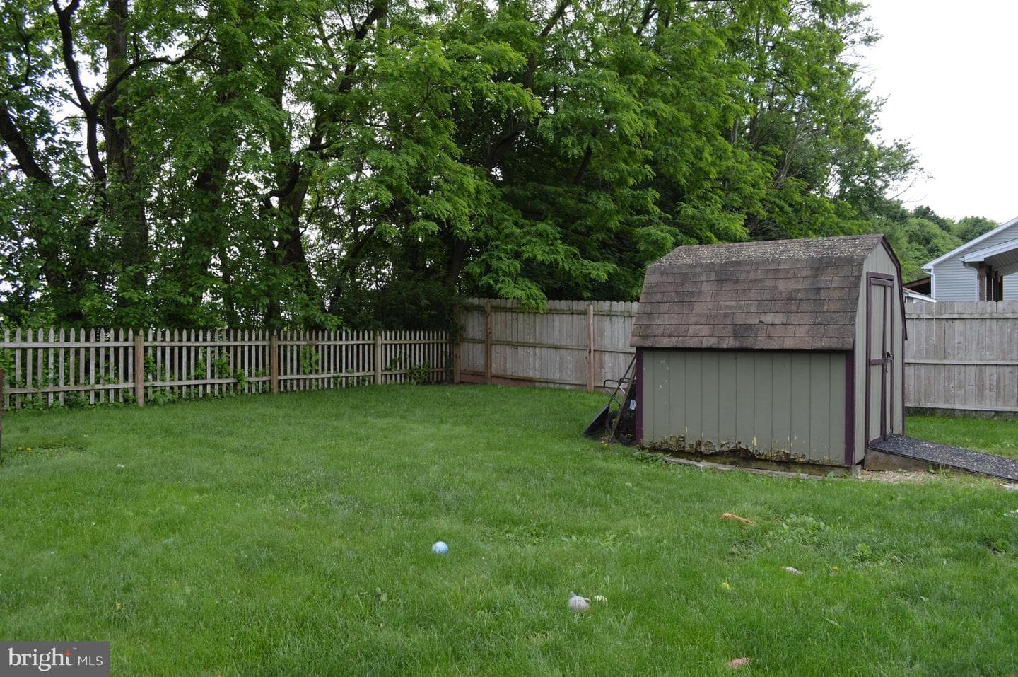 19 E Locust Lane photo 5