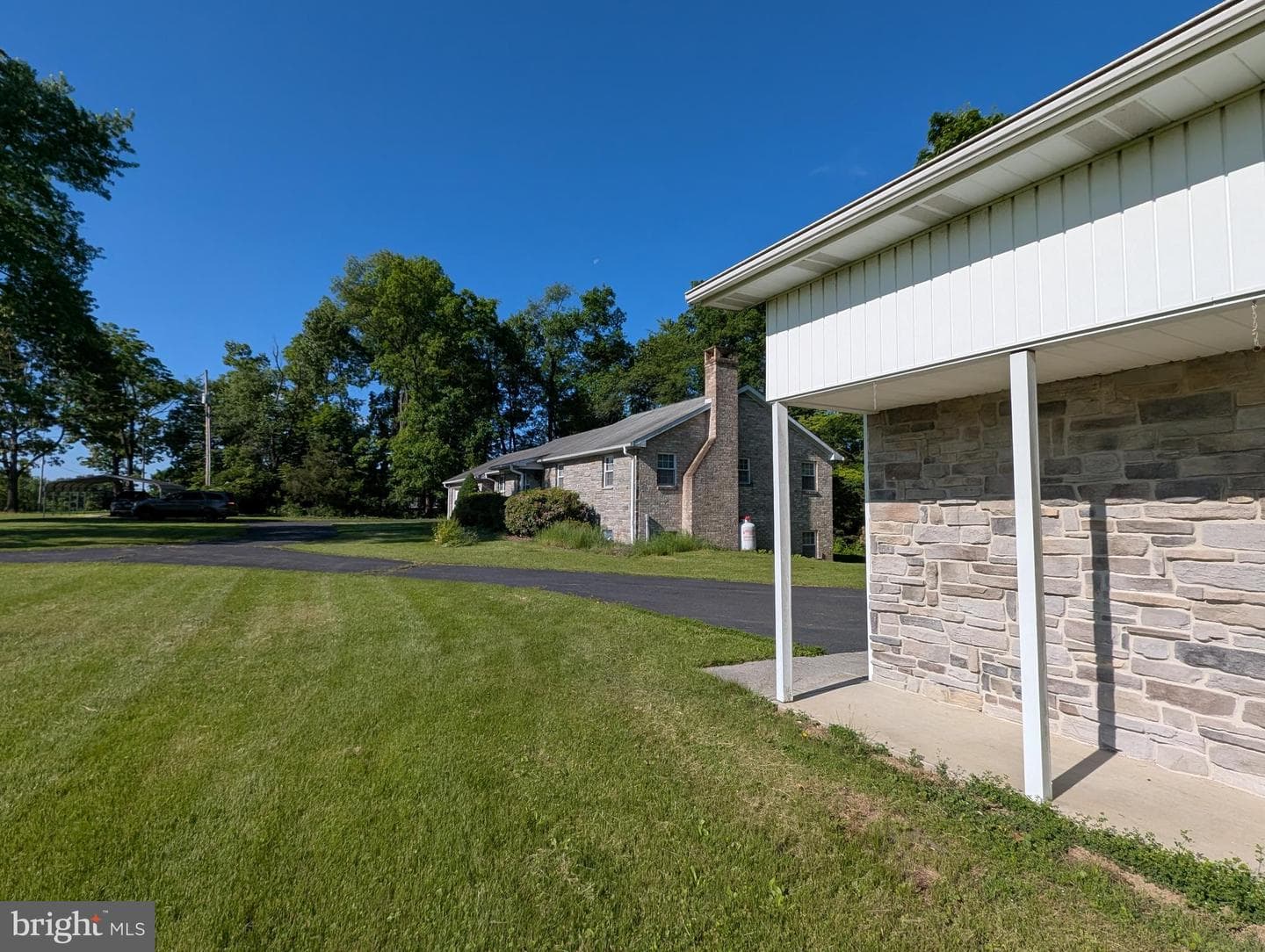 380 Belmont Road photo 12