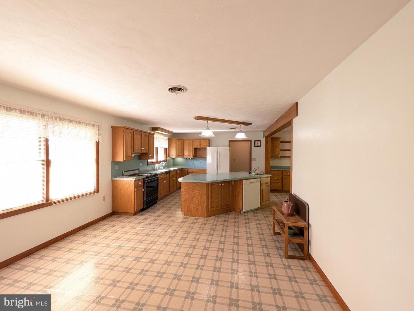 380 Belmont Road photo 23