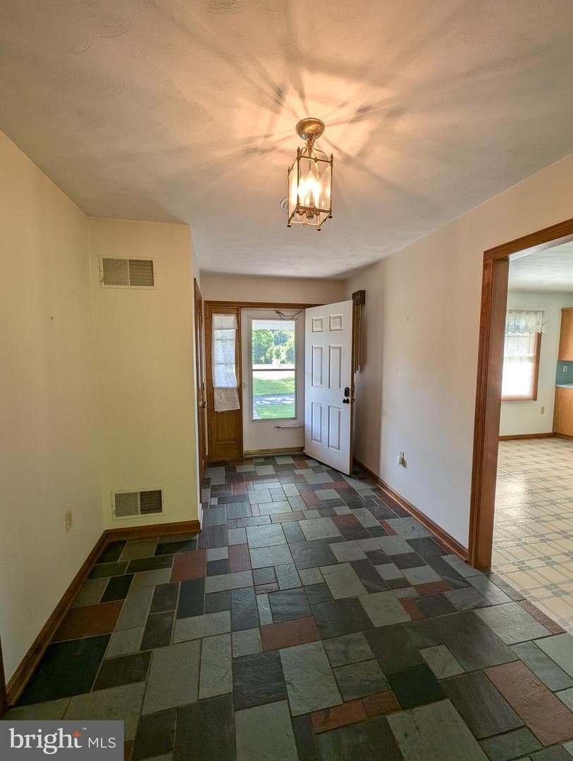 380 Belmont Road photo 37
