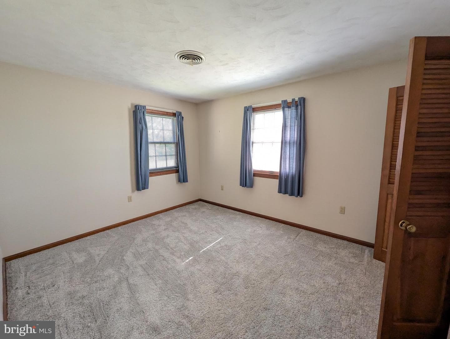 380 Belmont Road photo 41