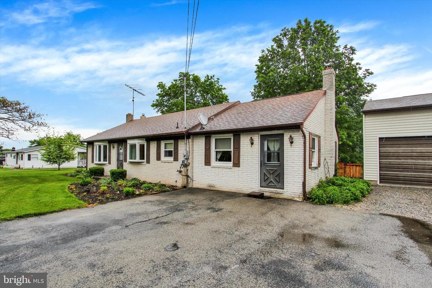 1239 Pine Run Road photo 3