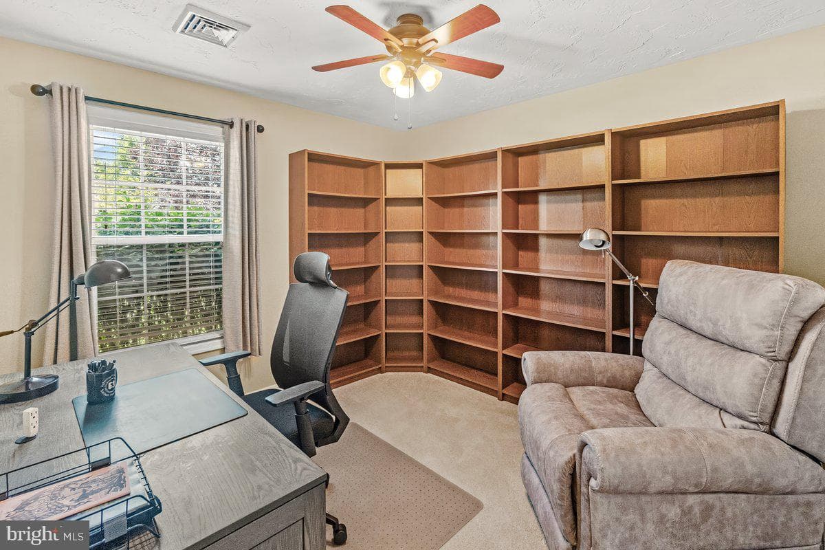 49 Longhorn Lane photo 28
