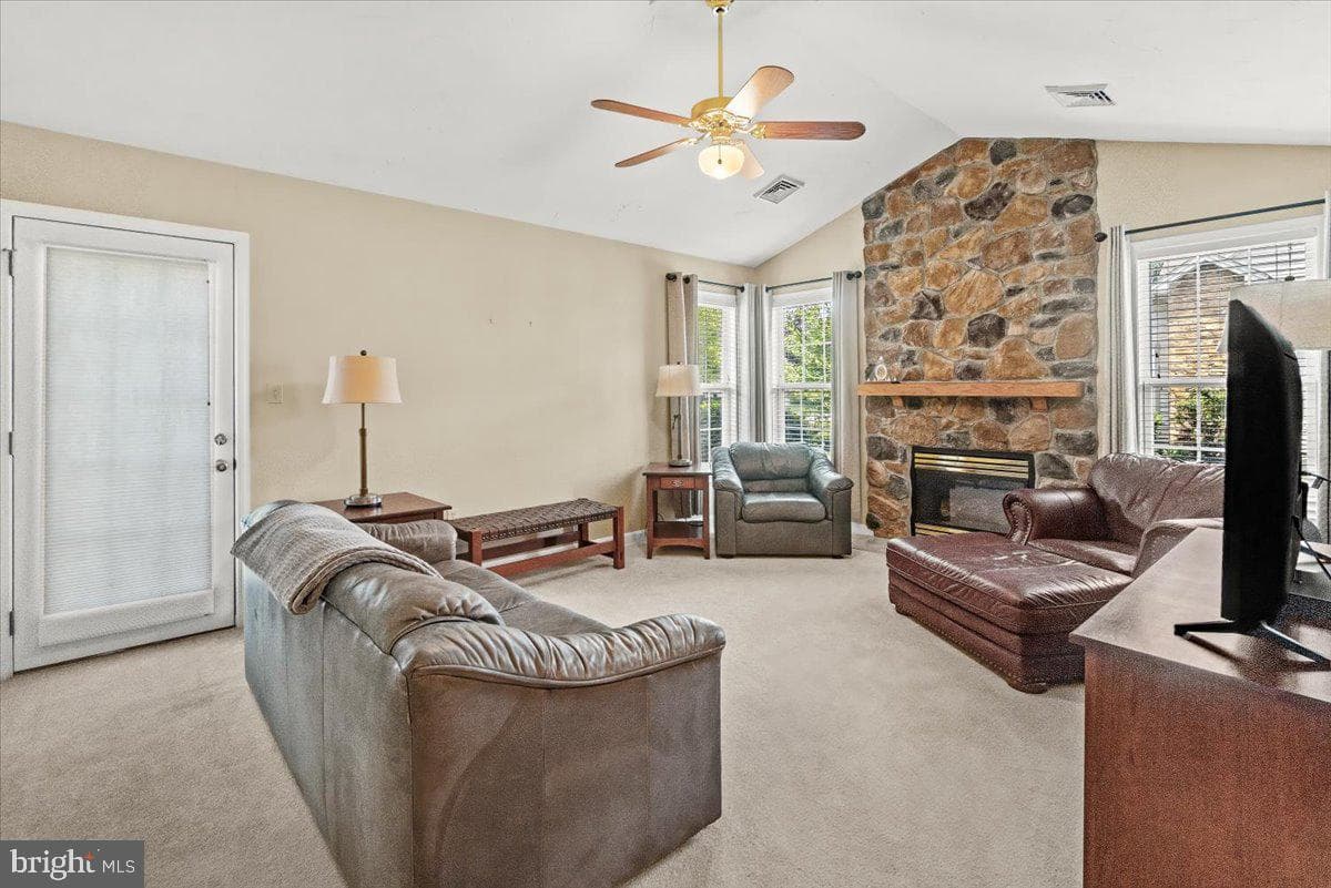 49 Longhorn Lane photo 6