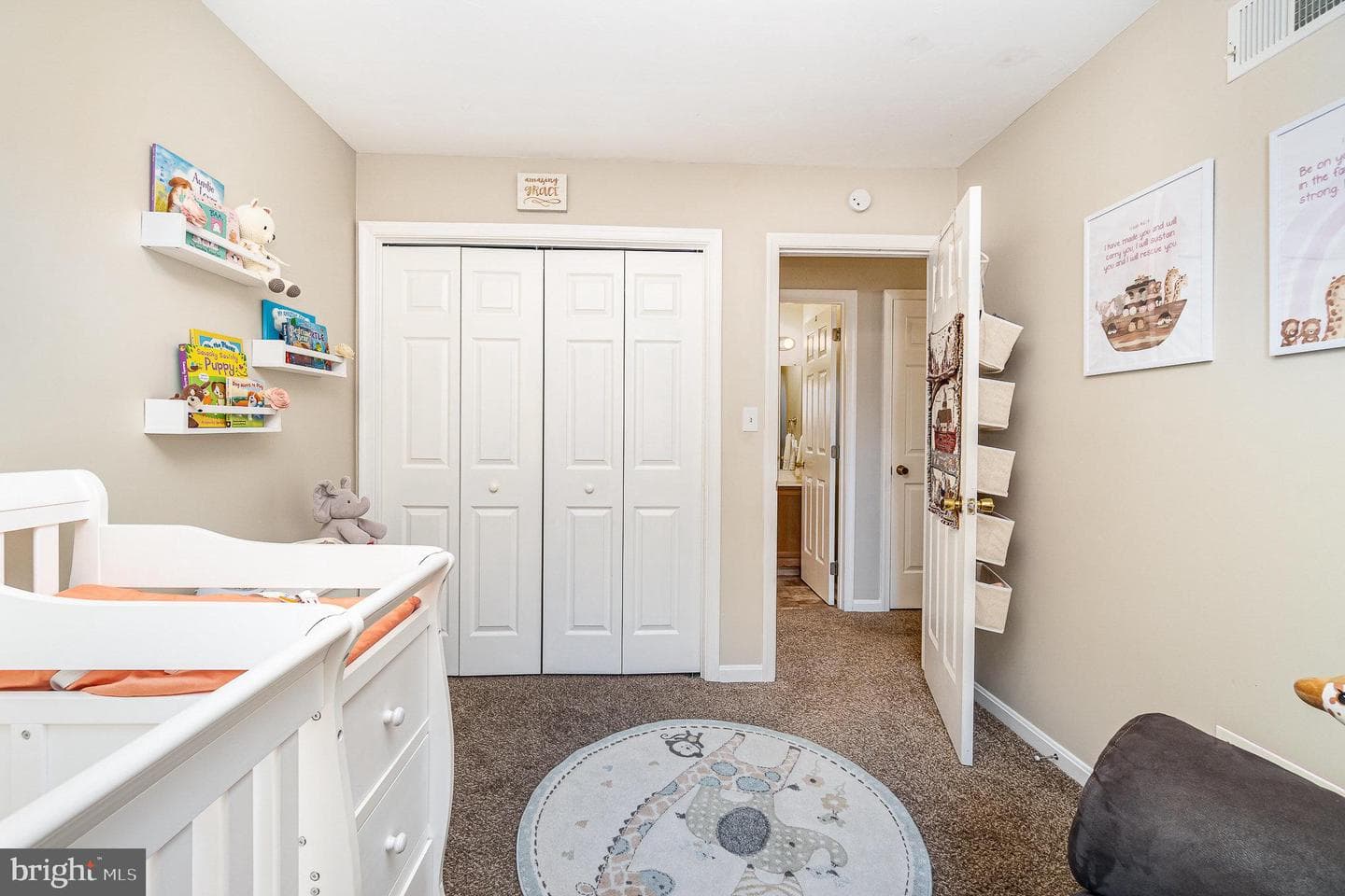 41 Squire Circle photo 13