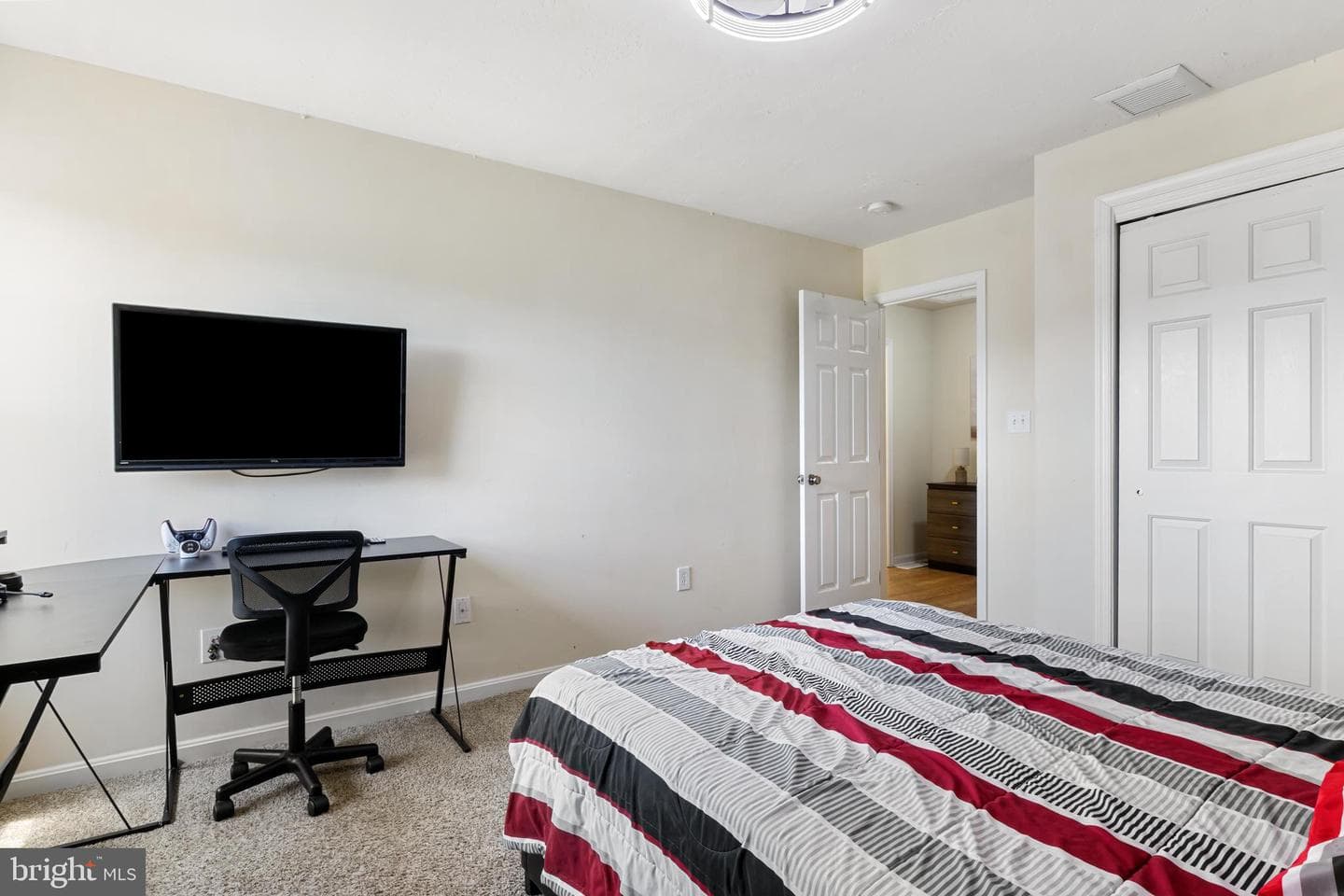 136 Cedarfield Drive photo 25