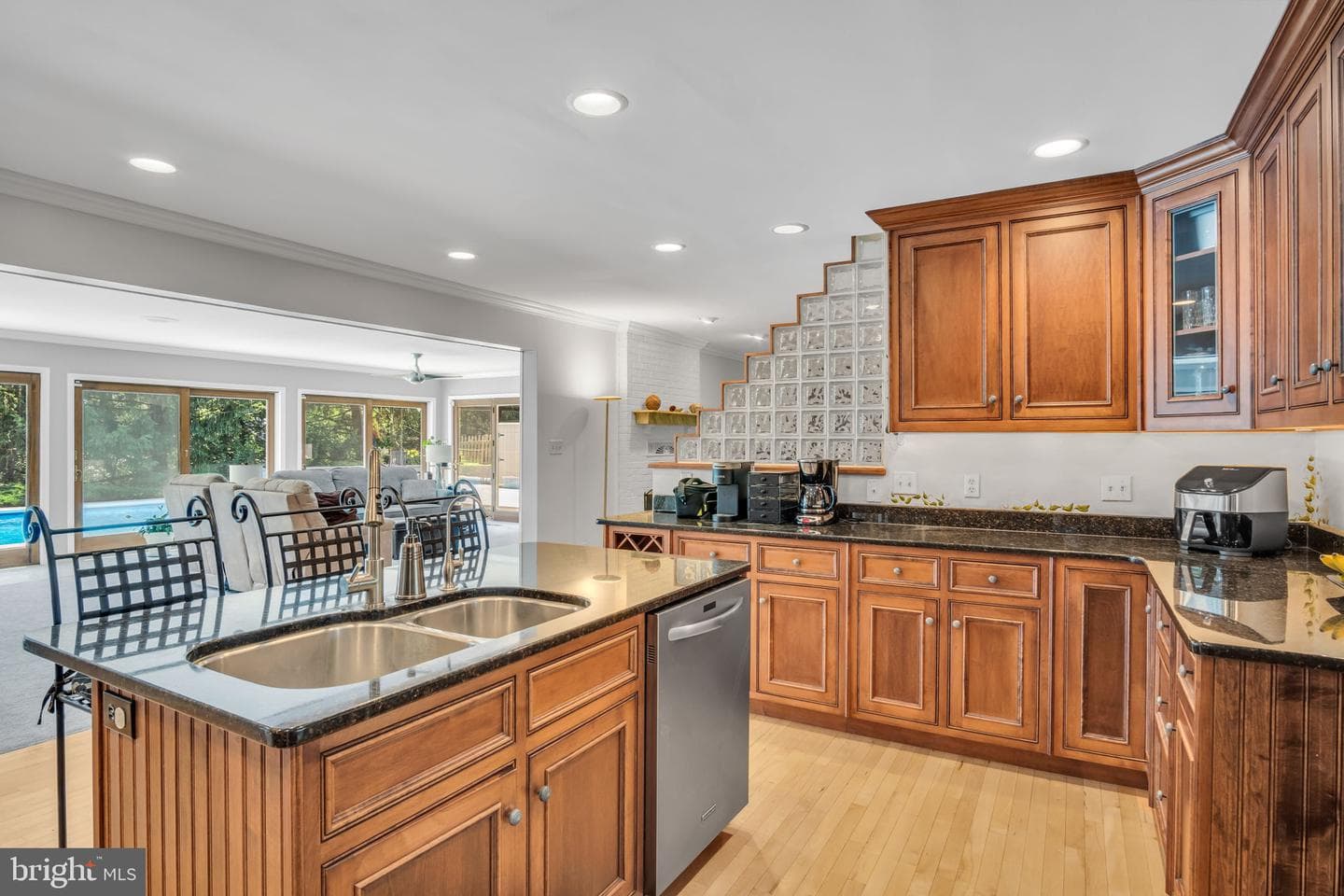 220 Longview Boulevard photo 36