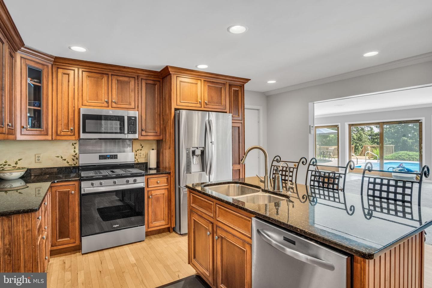 220 Longview Boulevard photo 37