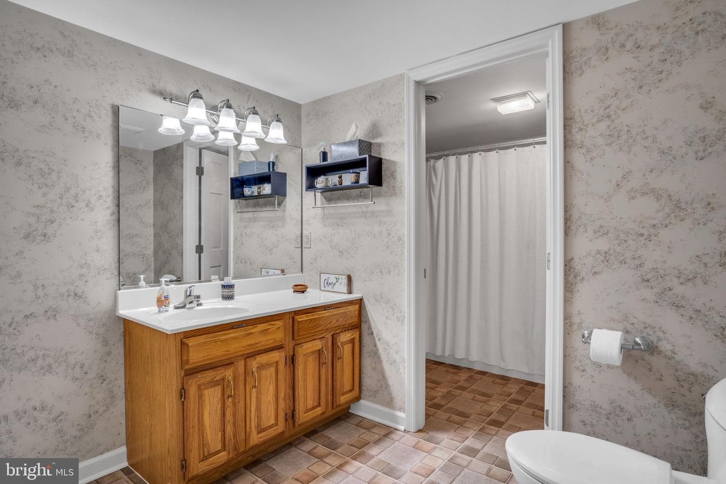 220 Longview Boulevard photo 46