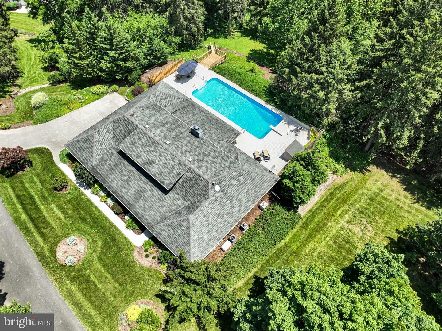 220 Longview Boulevard photo 6
