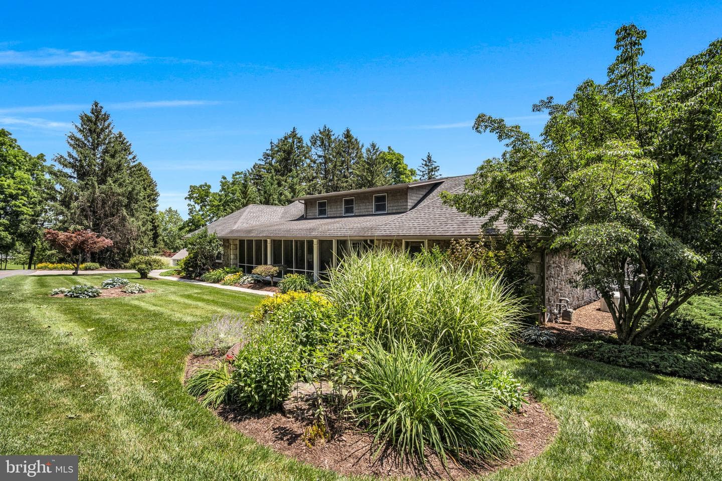 220 Longview Boulevard photo 68