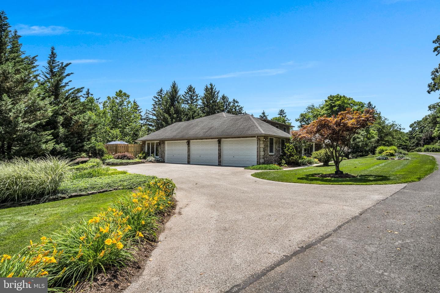 220 Longview Boulevard photo 70