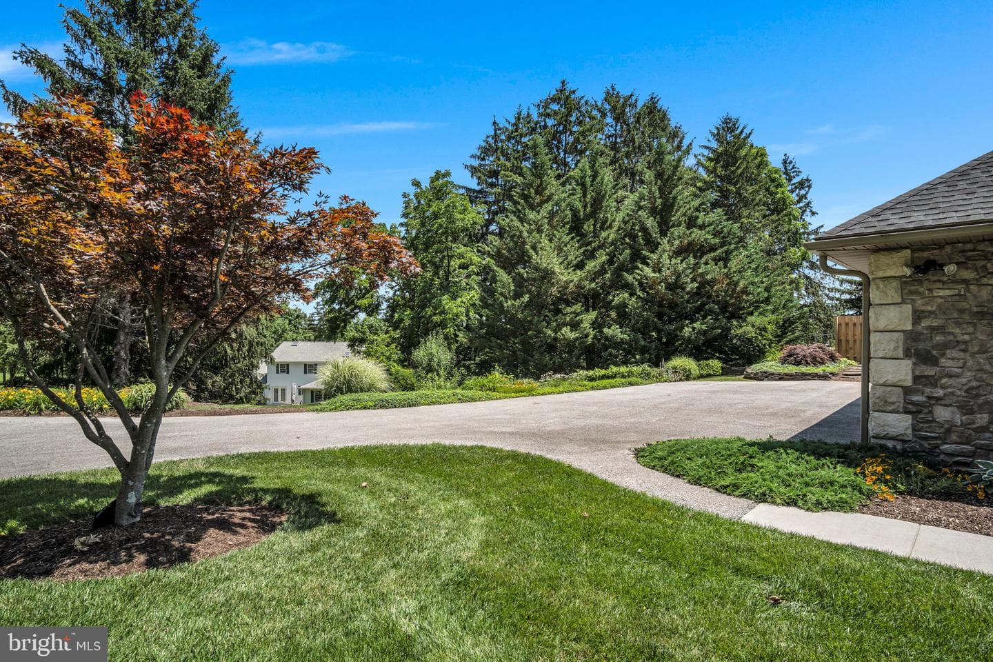 220 Longview Boulevard photo 71