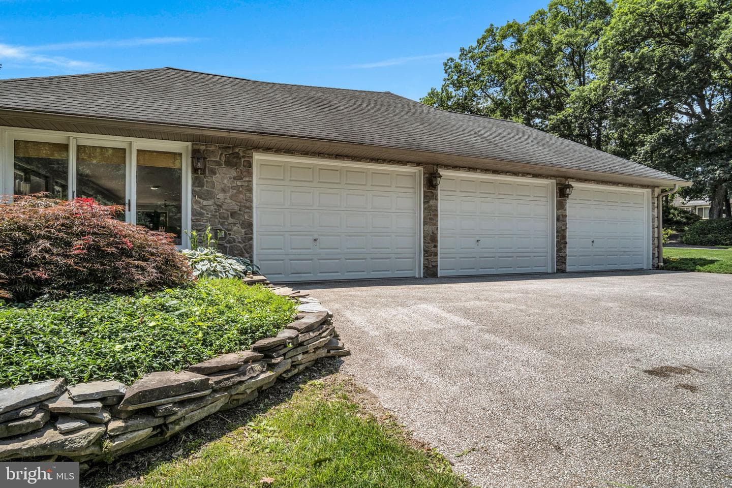220 Longview Boulevard photo 73