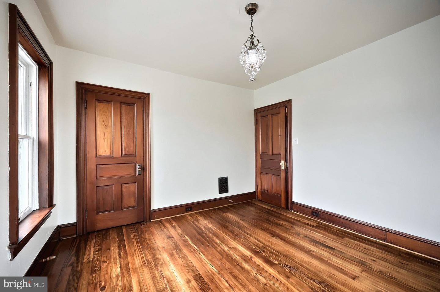 415 Lincoln Way West photo 20