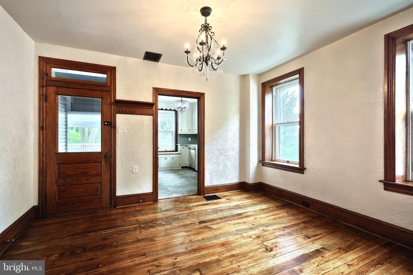 415 Lincoln Way West photo 9