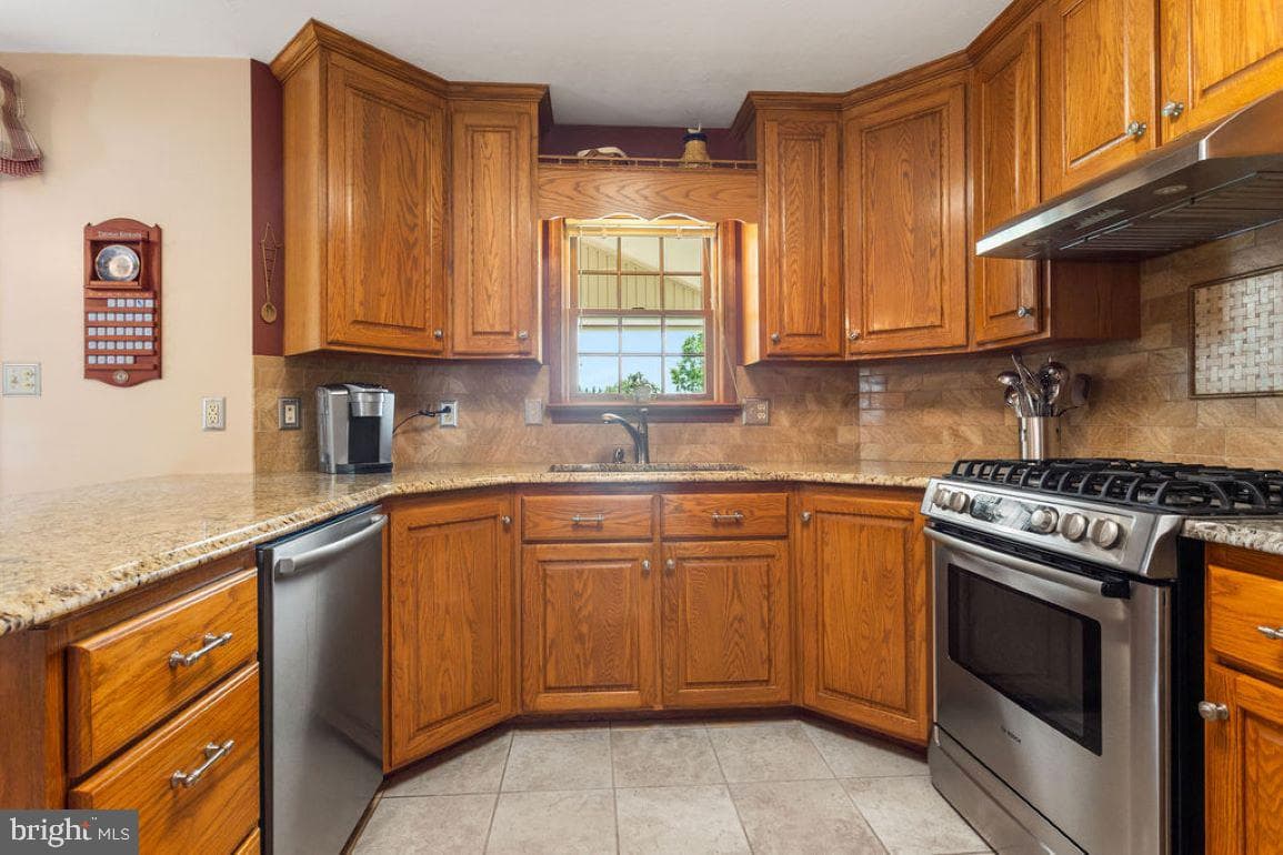 3 Wheaton Drive photo 12