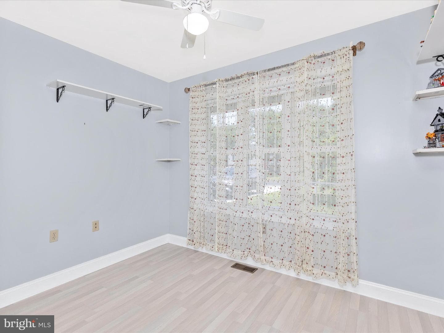 654 Curtis Drive photo 23