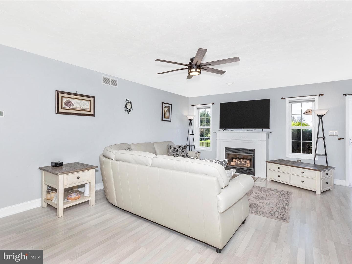 654 Curtis Drive photo 4