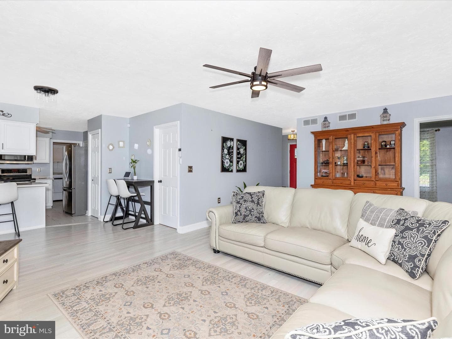 654 Curtis Drive photo 6