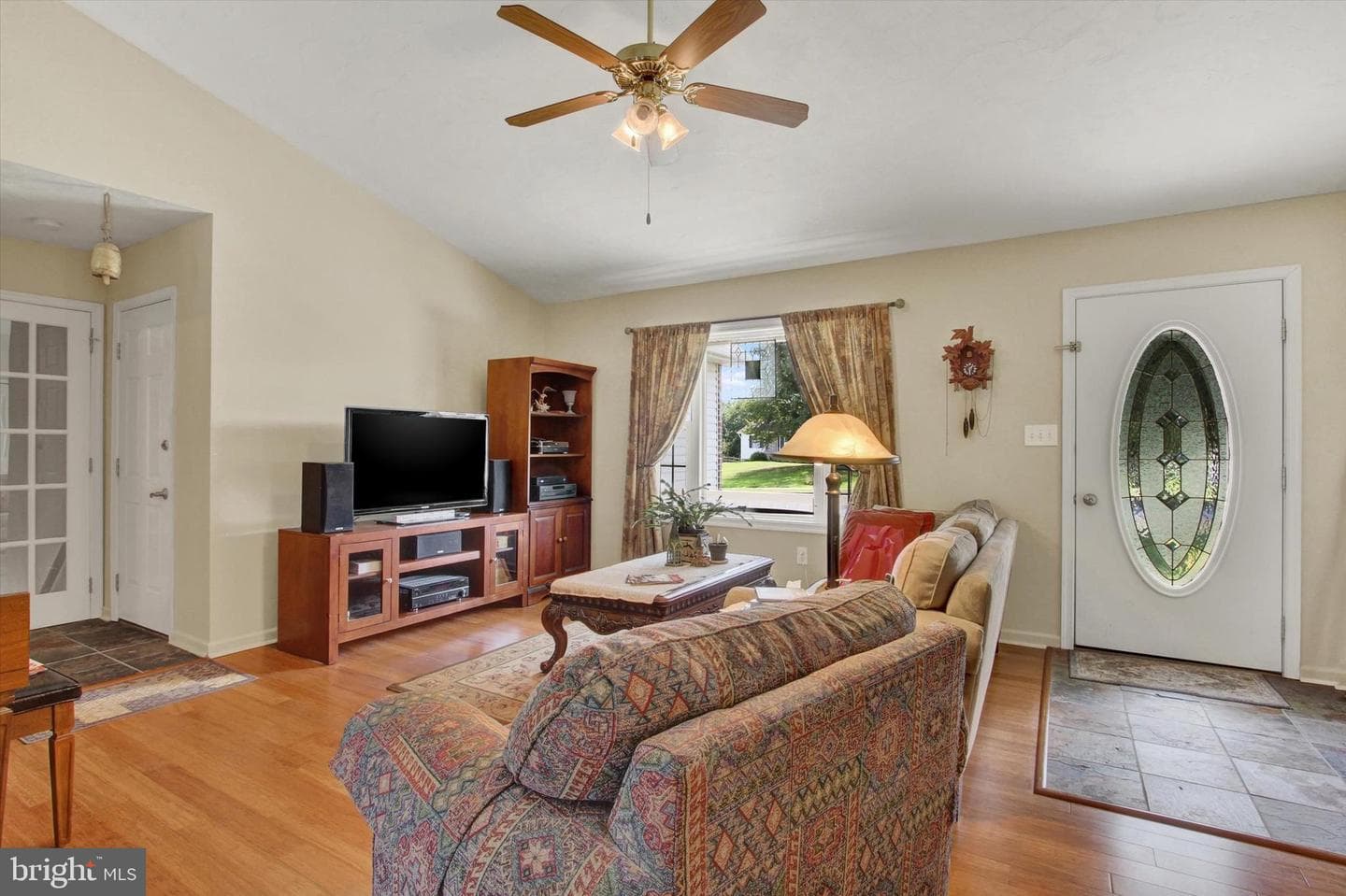 12 Yorktowne Court photo 3