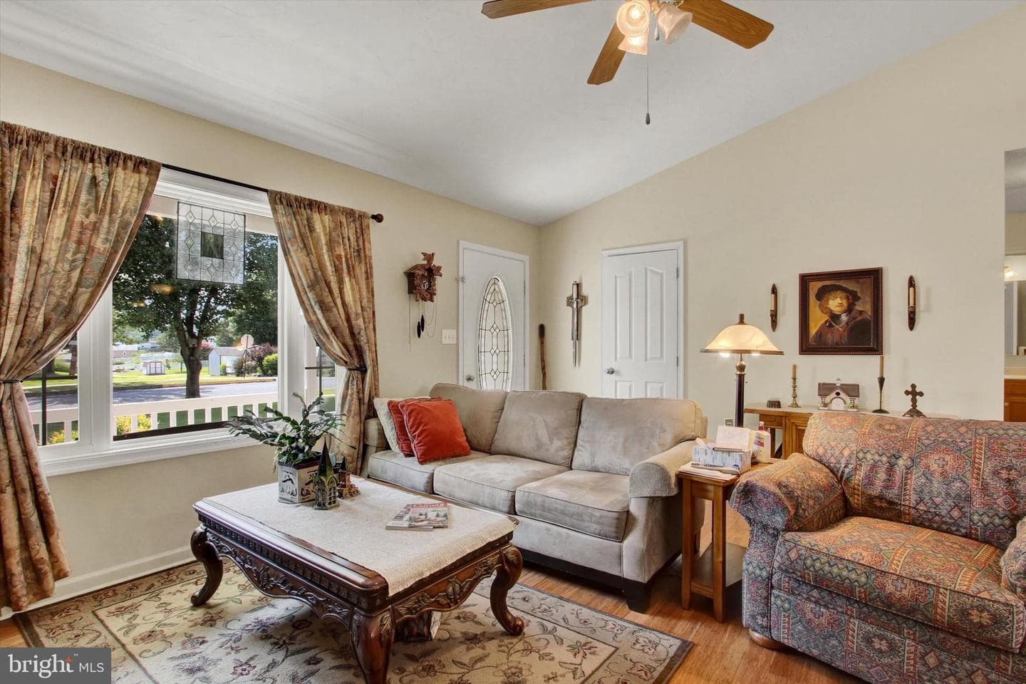 12 Yorktowne Court photo 4