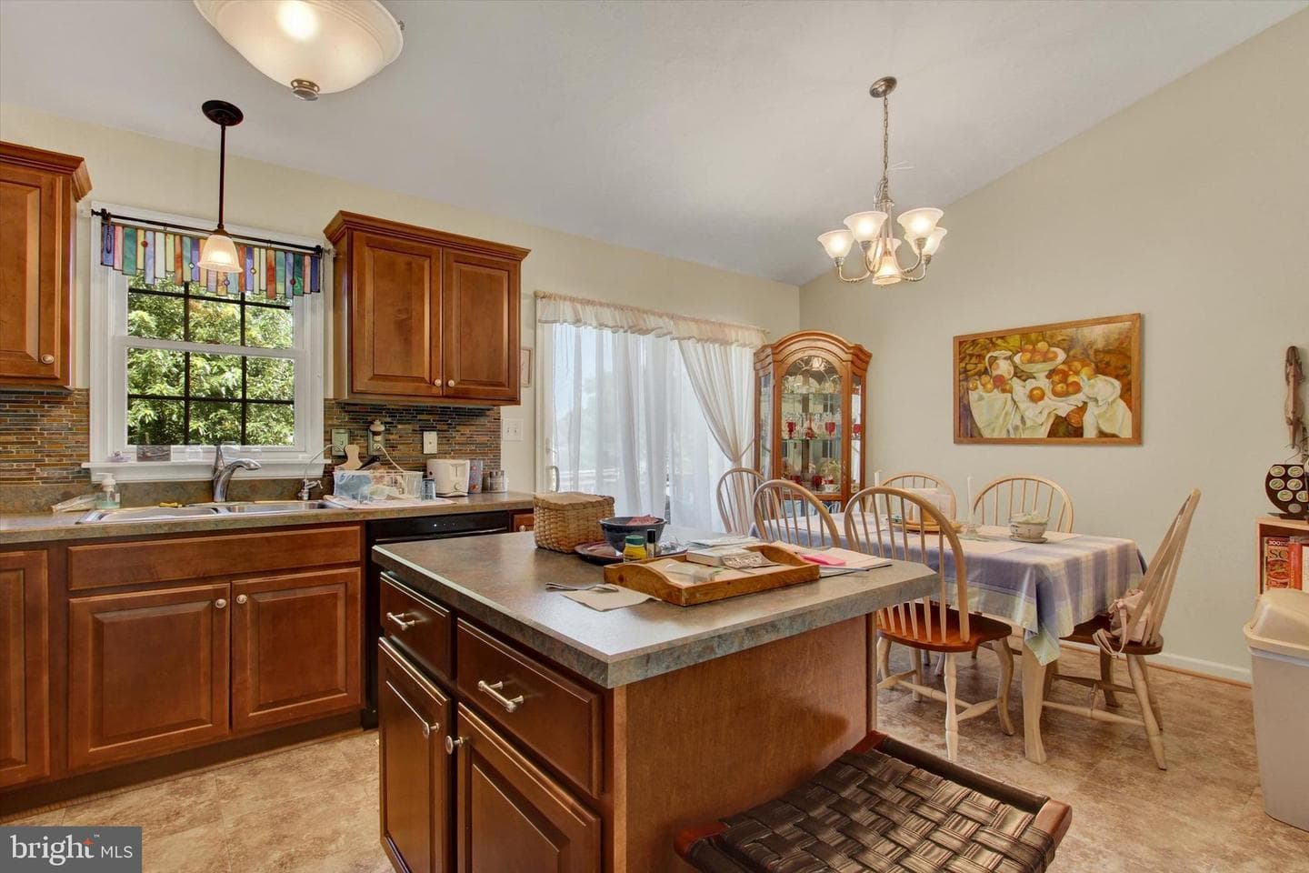 12 Yorktowne Court photo 6