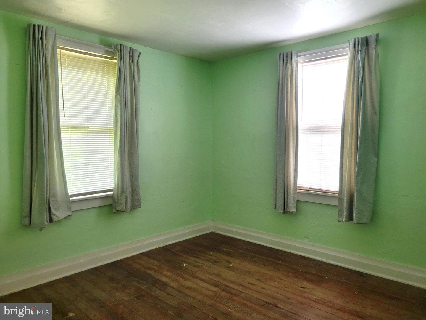 179 Topper Road photo 11