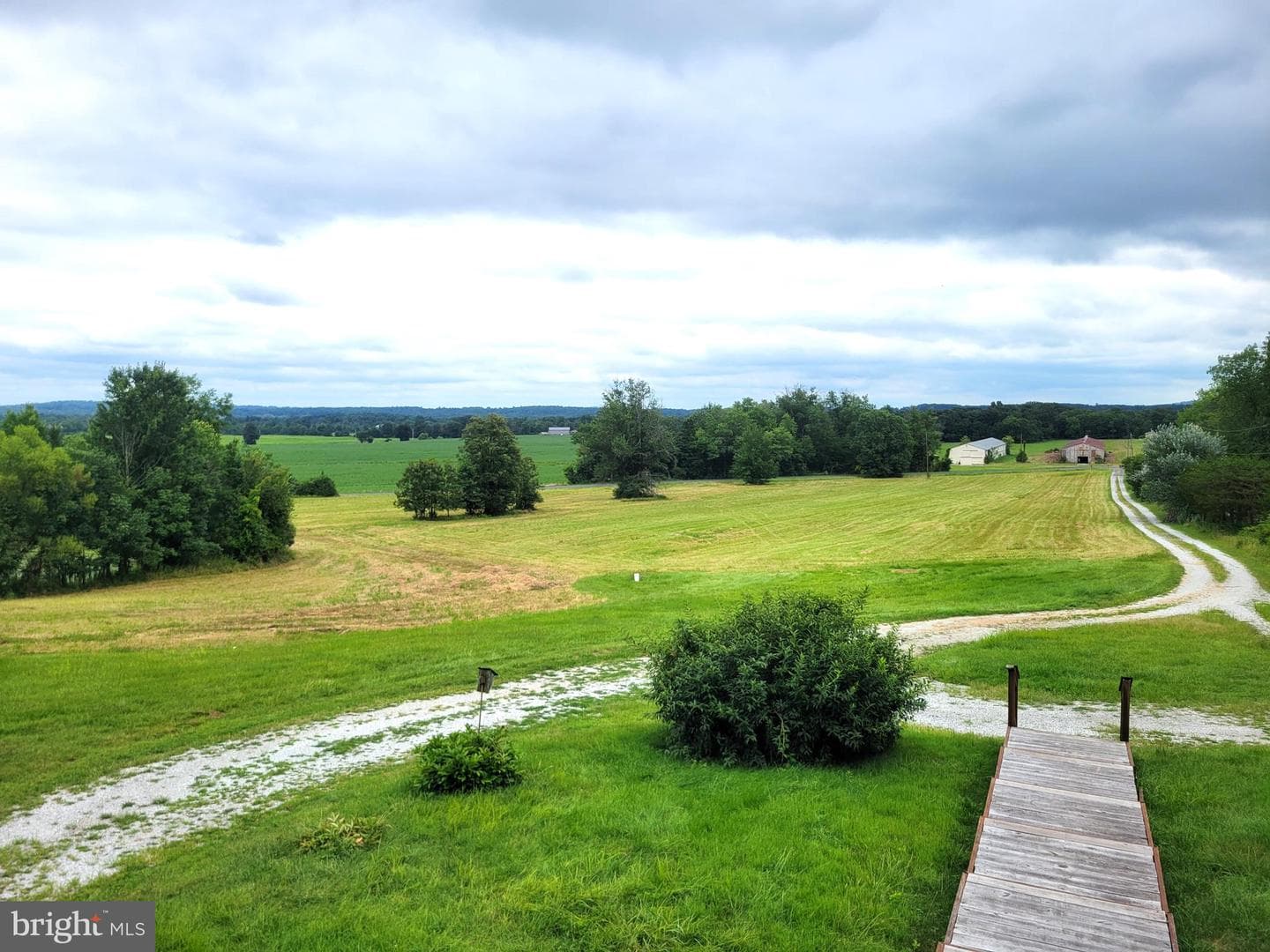 179 Topper Road photo 3