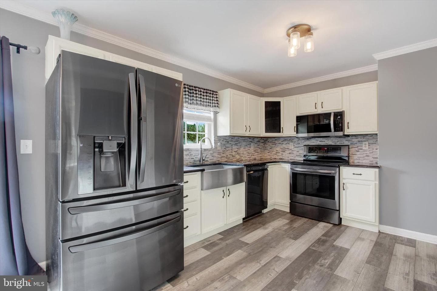 42 Jessica Drive photo 11