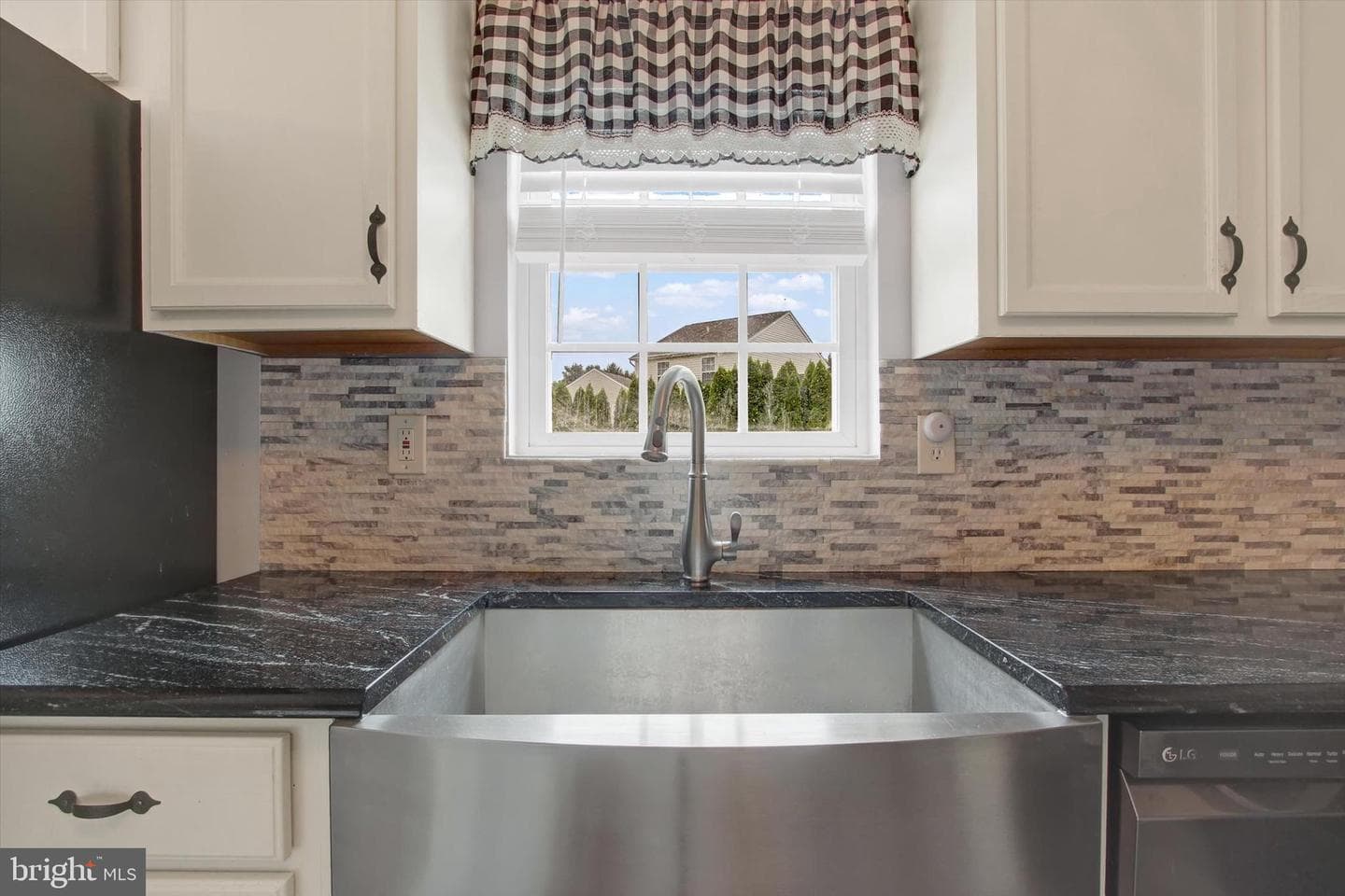 42 Jessica Drive photo 14