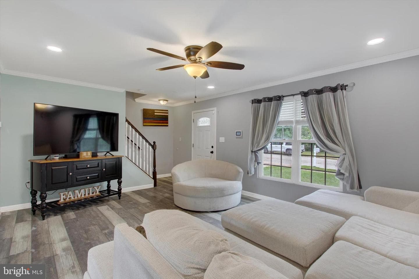 42 Jessica Drive photo 6