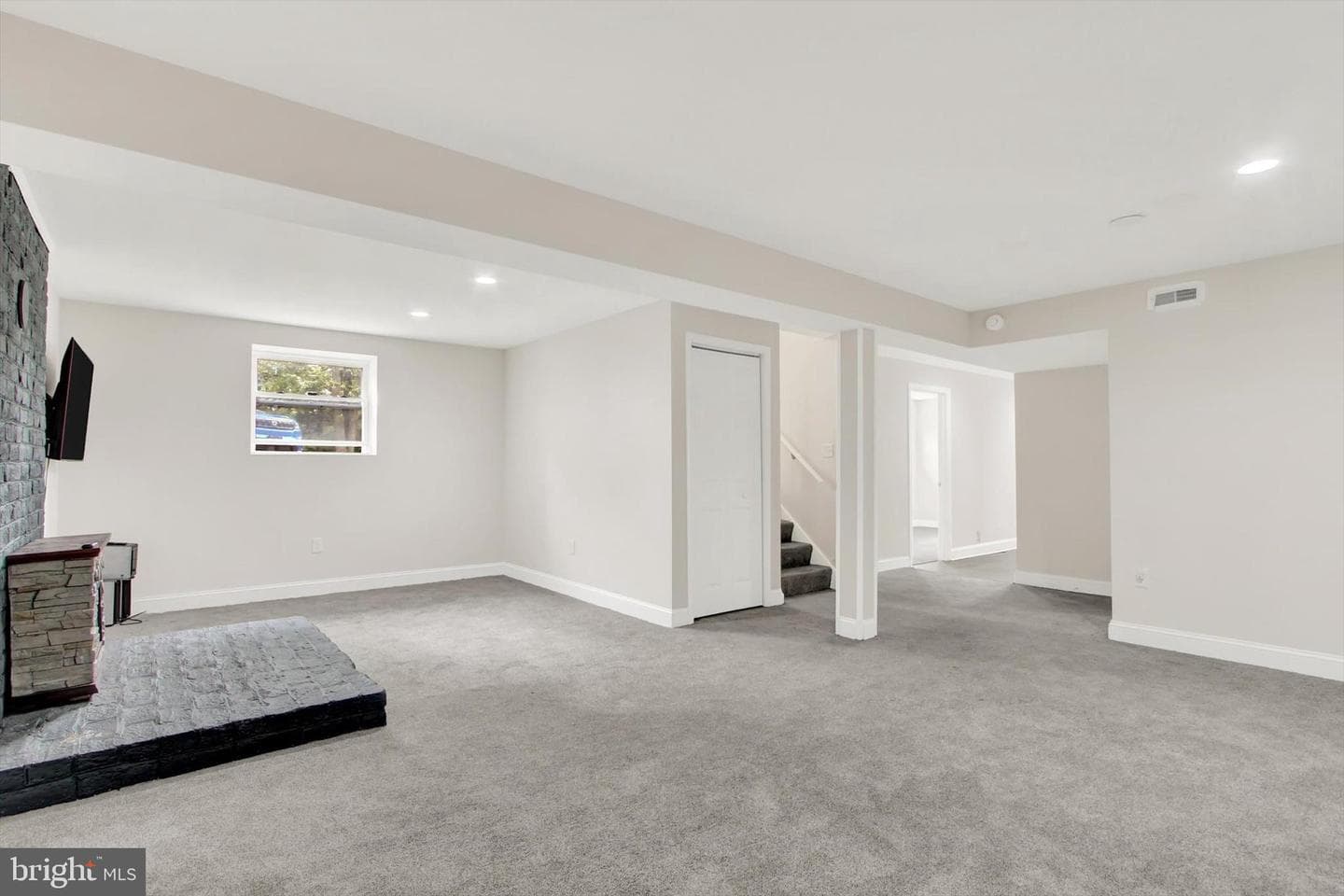 630 Mehring Road photo 18