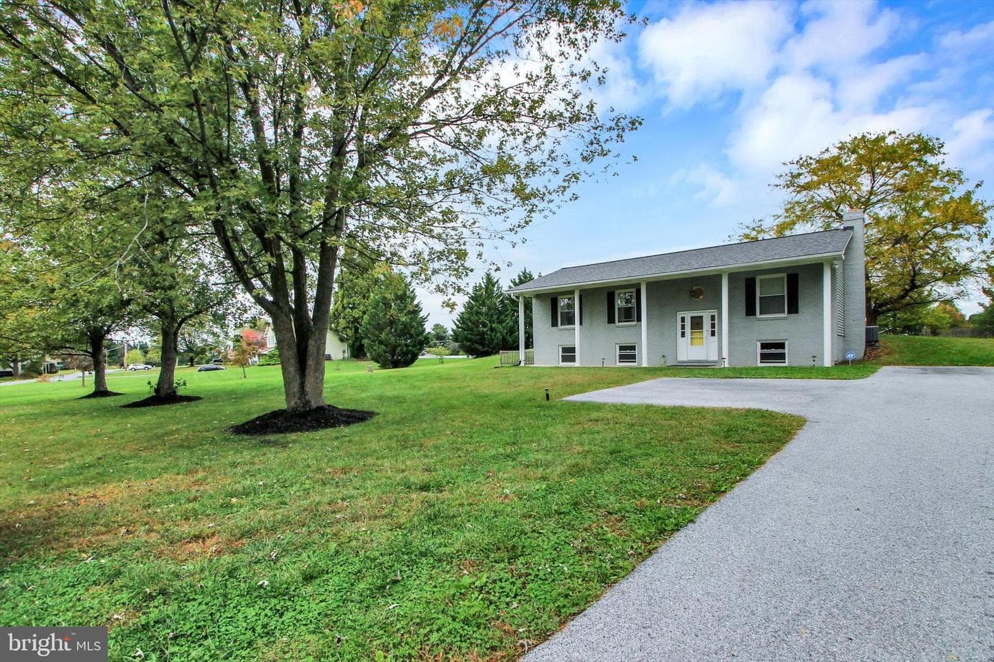 630 Mehring Road photo 2