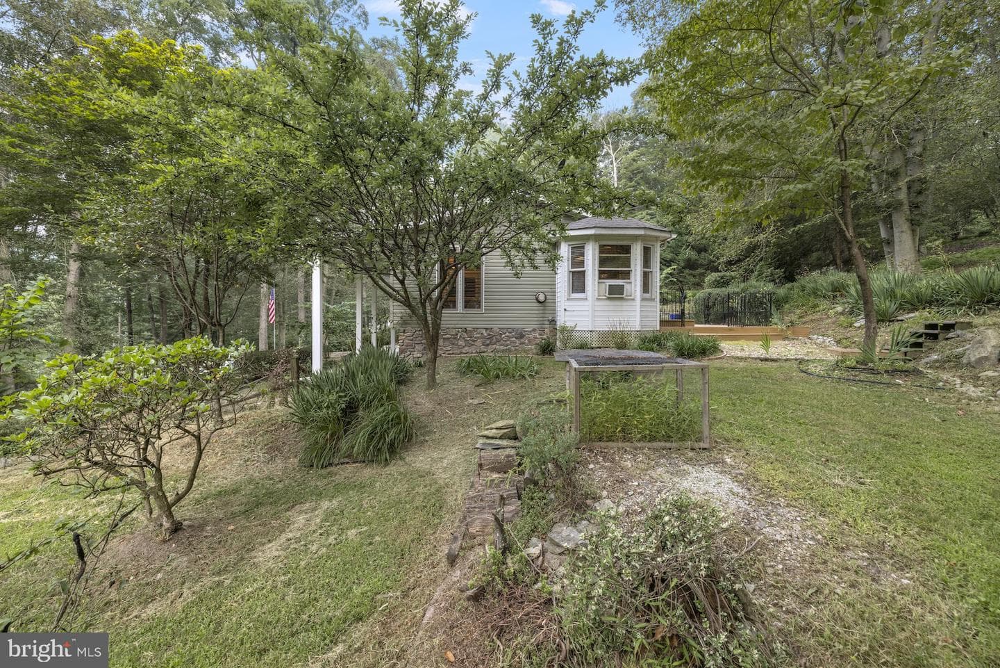 993 Mount Hope Road photo 3