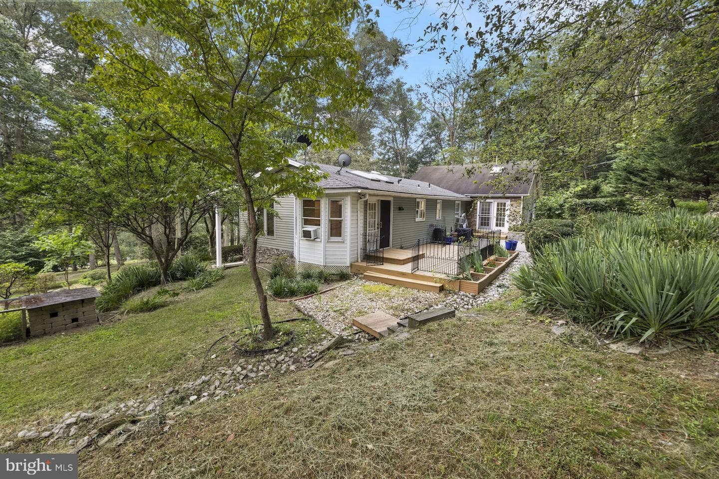 993 Mount Hope Road photo 4