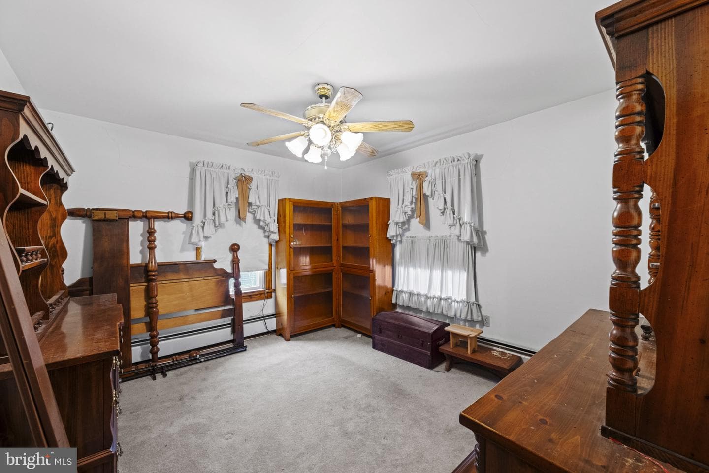 549 E King Street photo 13