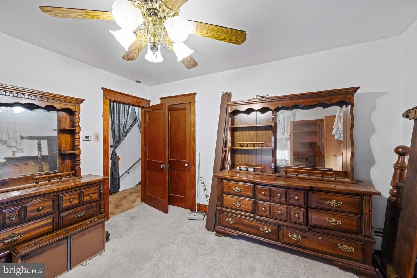 549 E King Street photo 14