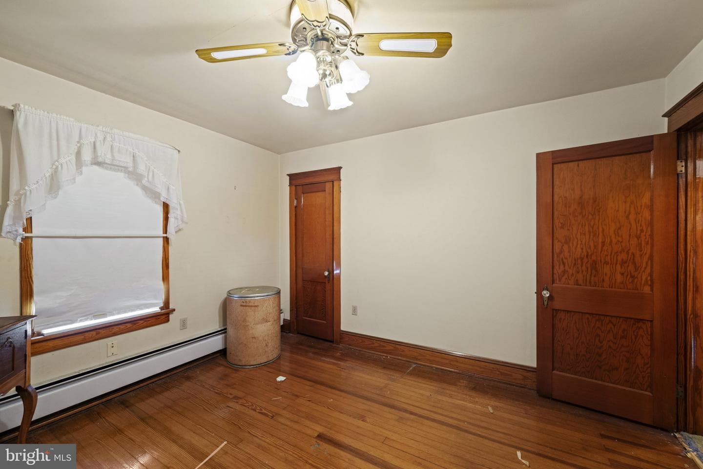 549 E King Street photo 19