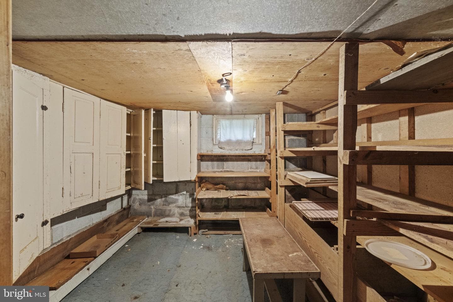 549 E King Street photo 23
